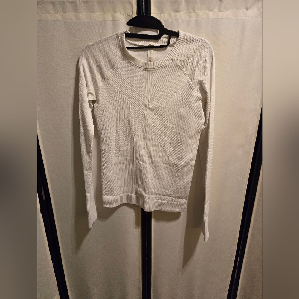 Lululemon Rest Less Pullover Heathered White size 6 with thumbholes